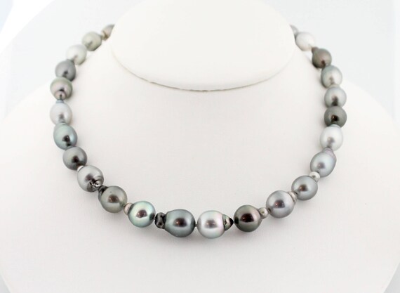 Tahitian baroque pearl necklace hand Black and Pearl Vintage Jewelry