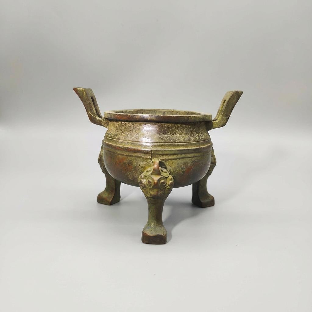 Vintage Bronze Tripod Cauldron – Antique Three-legged Ritual