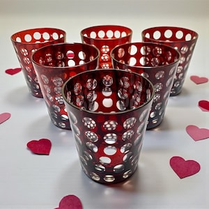 6 beaux verres rubis
