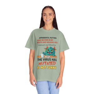 Camiseta de monstruo viral mutado / Camiseta divertida de dibujos animados de virus, humor de cuarentena imagen 13