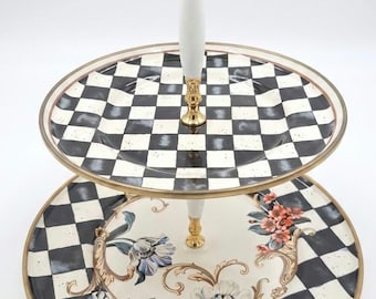 Soporte para galletas Victoria Enamel de 2 niveles, cuadros blancos y negros, detalles florales, asa dorada.