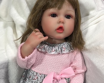 Muñeca bebé renacida realista de 20 pulgadas: niña de vinilo suave con traje rosa