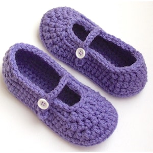 Crochet Slippers: Gift Boxed Handmade Girl&#39;s House Shoes
