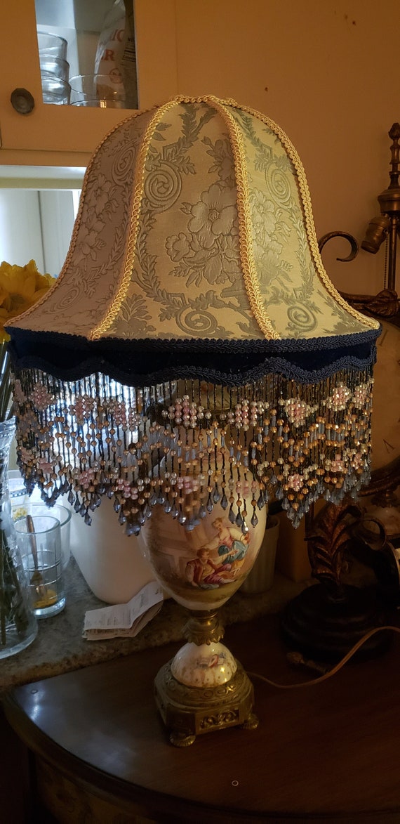 Victorian rose 2024 table lamp