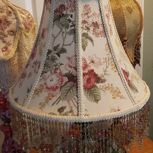 Victoriaanse Franse grote lampenkap &quot;Wild Roses&quot; Bead Fringe Nice!!