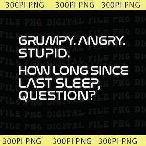 Puede incluir: Una taza de cerámica blanca con un asa negra y el texto "But First, Coffee" en negro, con una fuente de estilo manuscrito. La taza está sobre una superficie blanca.
