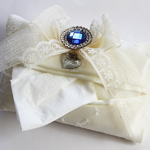 Bride tissue holder, Handkerchief holder, Personalized bridal shower gift, Bride to be gift, Wedding hanky