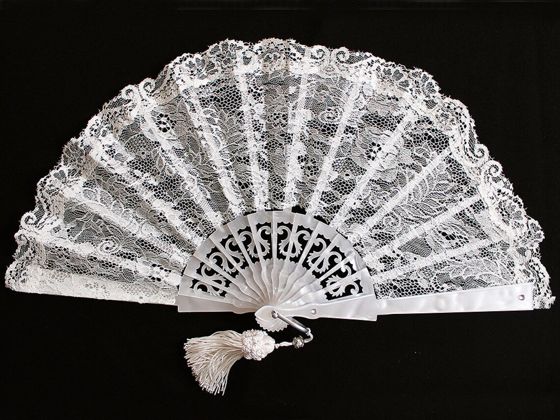 Off White Lace Fan Wedding Fan Bridal Fan Ivory Bride Hand Etsy