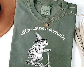 Lustiger Zauberer Frosch PNG | Aus, um eine Kerfuffle zu verursachen | Goblinkern Sublimation | Vintage Skizze Kröte Auf Roller | Dumme Frosch Grafik Png