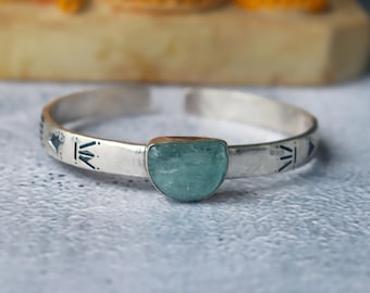 Handgemachter Aquamarin Armreif, 925 Sterling Silber, Damenschmuck