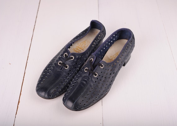 navy blue hush puppies shoes