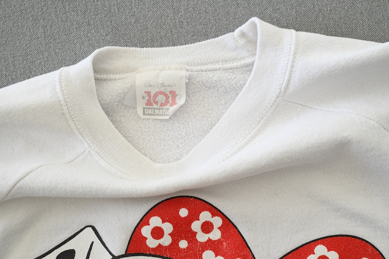 Vintage Disney by Sun Sportswear 101 Dalmatians White Sweatshirt Size Large ITEM-BOI40 Made in USA