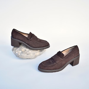 Vintage Brown Leather Loafer Pumps by Jones New York size 8 1/2 item#B52