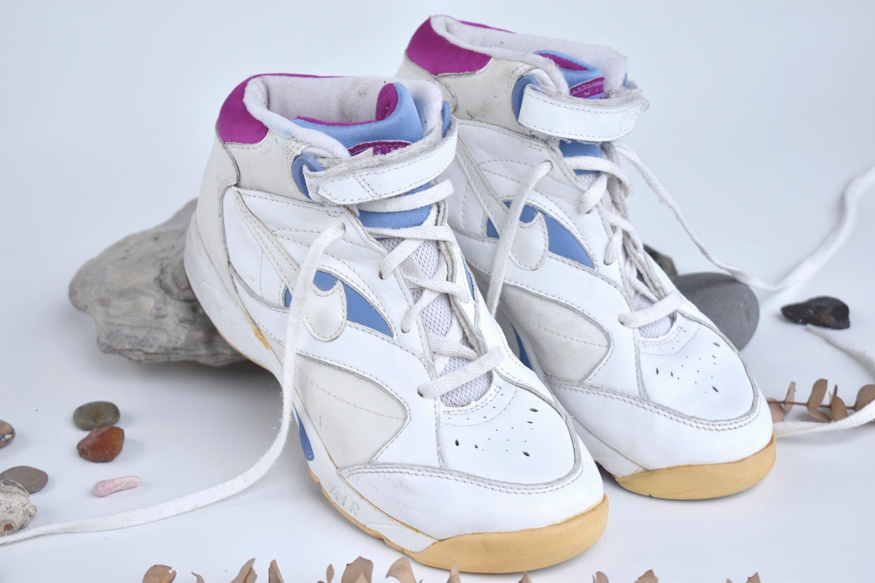 90s nike clearance shoes with straps