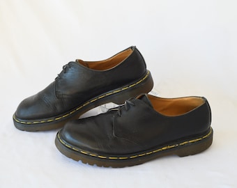 Vintage Dr. Martens Black Leather Oxford shoes, Made in England, Mens UK 8, US 9 /ITEM-F119