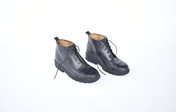 Vintage 80's/90's Bass Black Leather Ankle Boots … - image 1