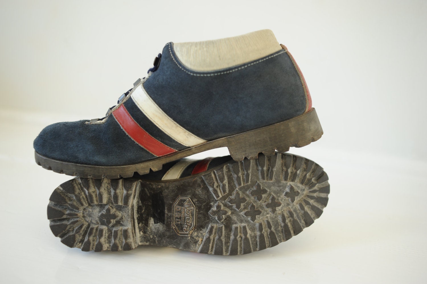 vintage dunham hiking boots