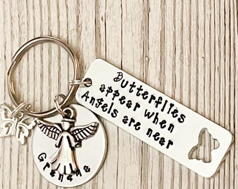 Erinnerungs-Schmetterling-Schlüsselring, Erinnerungs-Schlüsselring personalisiert, Schmetterlinge erscheinen, wenn Engel in der Nähe sind, Schmetterlings-Gedenkgeschenk, In Erinnerungs-Geschenke