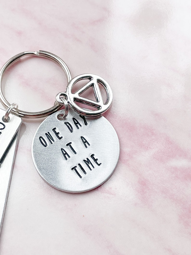 Recovery Keychains Recovery Gifts for Men Gift, Sobriety Keychain for Women Gifts, Hand ...