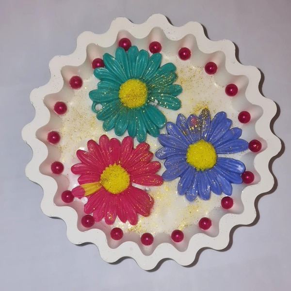 Daisy Whispers Soy Candle, Floral Arrangement Ceramic Bowl, Amber Woody Fragrance