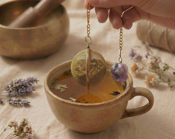 Amethist Thee-ei Goud, Thee Zeef met Kristal, Mindfulness Ritueel Cadeau, RVS Thee-ei Goudkleurig, Spiritueel Yoga Accessoire