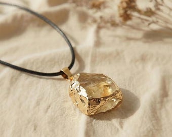 Ciondolo in citrino grezzo – Abbondanza, gioia di vivere ed energia del plesso solare – Pietra curativa giallo oro, regalo spirituale