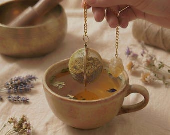 Citrien Thee-ei Goud, Thee Zeef met Kristal, Cadeau voor Geluk & Succes, Goudkleurig RVS Thee-ei, Spiritueel Yoga Accessoire