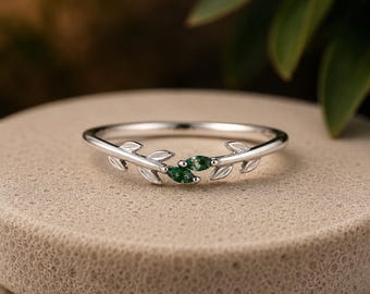 Moss Agate Leaf Ring,Dainty Nature Inspired Ring,Leaf Branch Promise Ring,Delicate Green Gemstone Ring for Women,Minimalist Gold Jewelry