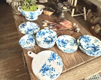 Decorative Chopping Board 12 th scale