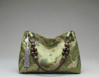 Sac à main en coton brodé grue | Oriental traditionnel avec poignées en perles de bois et pampille