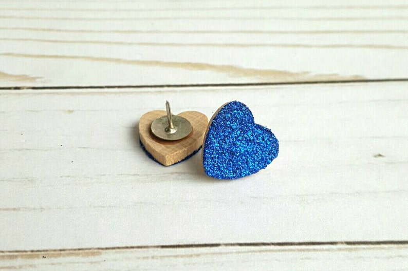 Thumb Tacks. Push Pins. Glitter Hearts. Royal Blue. Memo Board Pins. Office Accessories. Heart Tacks. Dorm Room Decor. Office Supplies. image 3