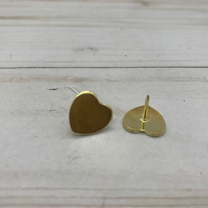 Gold Heart Thumb Tacks. Push Pins. Gold Hearts. Heart Push Pins. Memo Board. Office Accessories. Heart Tacks. Dorm Room Decor. image 4