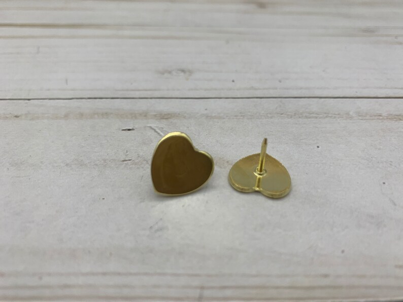 Gold Heart Thumb Tacks. Push Pins. Gold Hearts. Heart Push Pins. Memo Board. Office Accessories. Heart Tacks. Dorm Room Decor. image 4