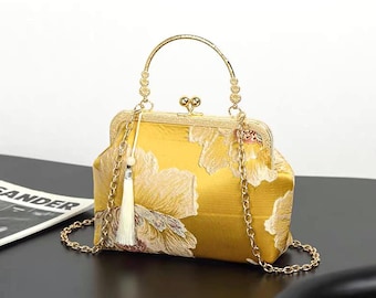 Orientalische Pfingstrosen Muster Satin Shanghai Qipao Styled Classic Wrist Hangbag mit abnehmbarer Kette