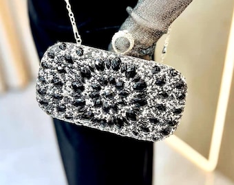 Bolso de mano con pedrería, bolso de noche brillante con cristales, bolso de fiesta con cadena para sujetar los dedos