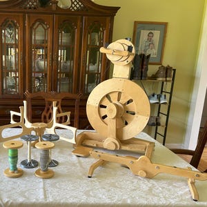 Spinolution Echo Spinning Wheel WITH ALL ACCESSORIES
