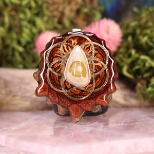 ローズクォーツ彫刻の鳥の置物：瑪瑙の羽根、アメジストの台座 - Etsy 日本