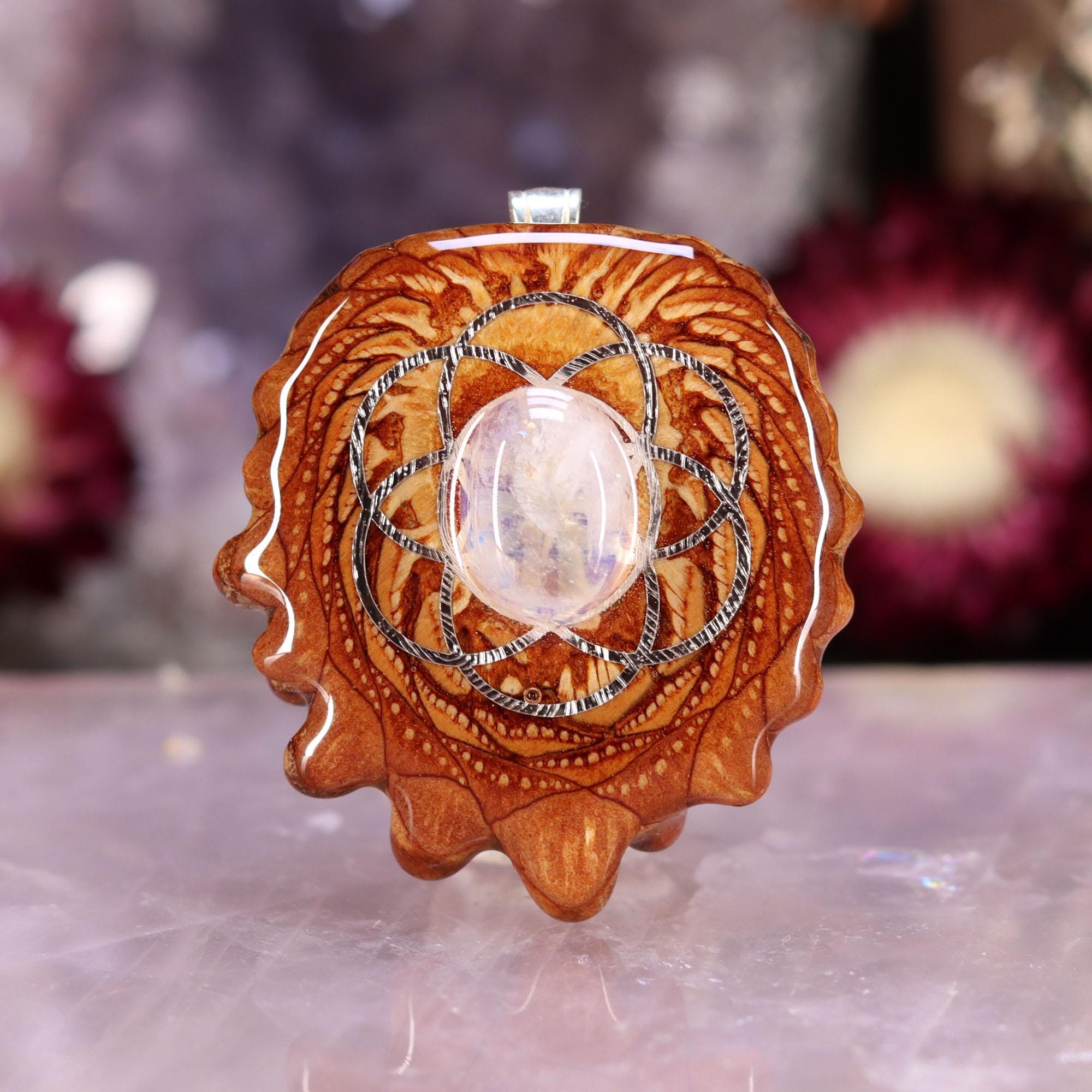 アクセサリー JOSE MOON PIN Pinecone Pendant With Moonstone and Silver Seed of Life (medium