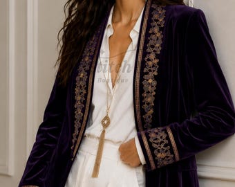 Chaqueta vintage de terciopelo morado oscuro bordada: abrigo retro llamativo para mujer.