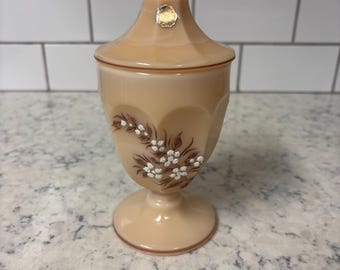 Vintage Westmoreland godisskål i glas i mandelmjölk med pärlbukett.