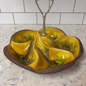 Vintage Sequoia Ware California Pottery delad serveringsskål med metallhandtag.