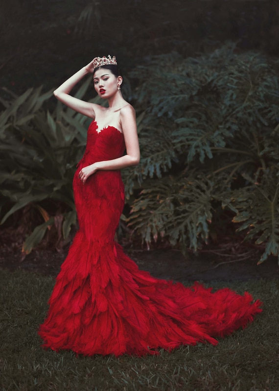 xiaolindesign Red Ostrich Feather Mermaid Couture Wedding Dress