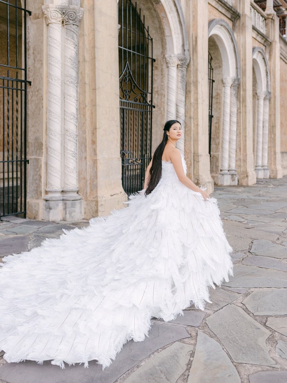 Vestido de novia de plumas de avestruz blanco de alta costura - Etsy España