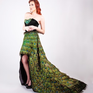 Pfauenfeder Couture Trägerloses Brautkleid high-low-Saum