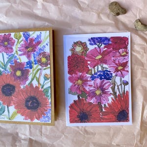 2 cartões de felicitações florais rosa com design colorido impresso a partir da minha aquarela original/tinta, cartões em branco de 5x7” e envelopes combinando, 1 branco e 1 marrom