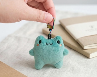 Frosch Taschen Umarmung Plüsch - handgemachte Mini Plushie - Kleines Geschenk für Stress Sorgen Angst Fidget - Schlüsselanhänger - kleine Geldbörse Rucksack Ornament