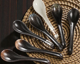 Cucchiaio da zuppa in ceramica giapponese – Cucchiaio per ramen e noodles con manico lungo