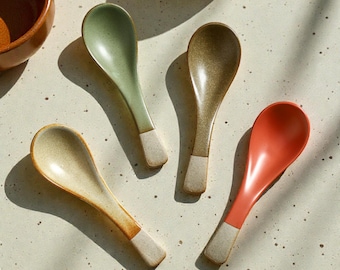 Cucchiaio da zuppa in ceramica giapponese – Cucchiaio minimalista per riso e portata