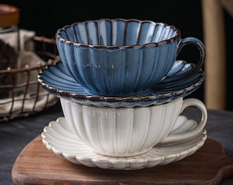 Japanse keramische koffiekop en schotelset – wit-blauwe chrysantvorm, theekopje 220 ml – Vintage Home & Coffee Shop drinkgerei