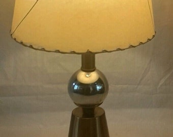 Vintage Mid Century 1950s Table Lamp w/Metal Base Fiberglass Shade